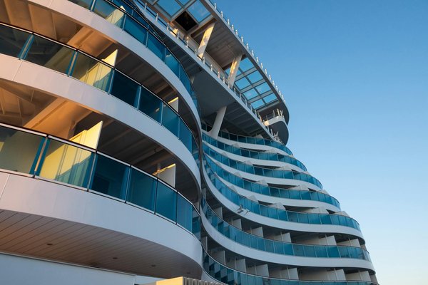 Astuces pratiques pour dénicher des logements abordables en famille lors de vos voyages